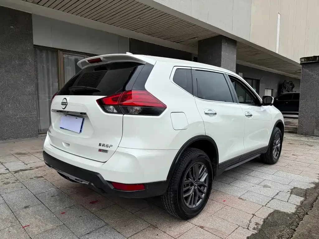 Nissan X-Trail — фото 4