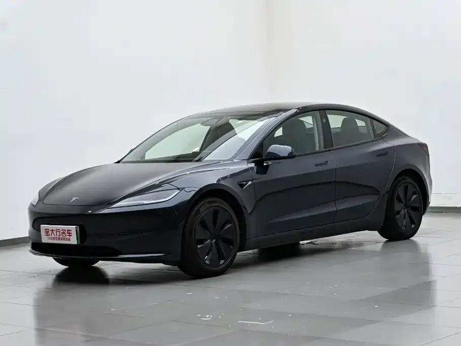 Tesla Model 3 — фото 4