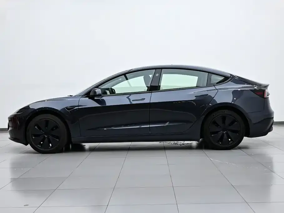 Tesla Model 3 — фото 3