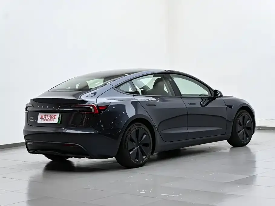 Tesla Model 3 — фото 7