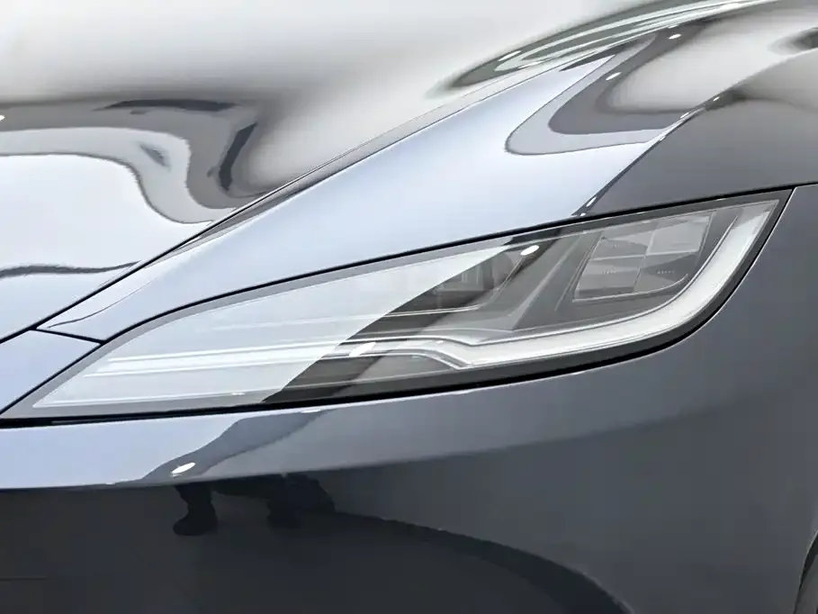 Tesla Model 3 — фото 5