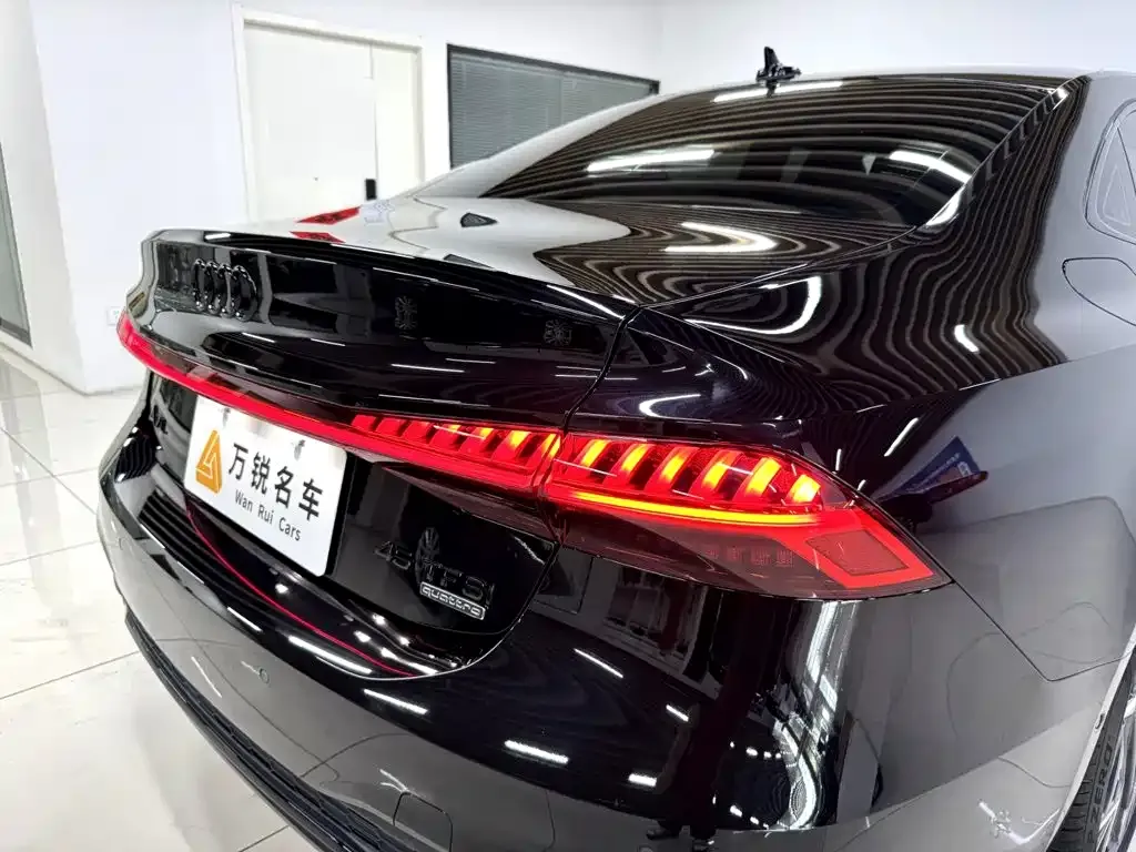 Audi A7L — фото 8