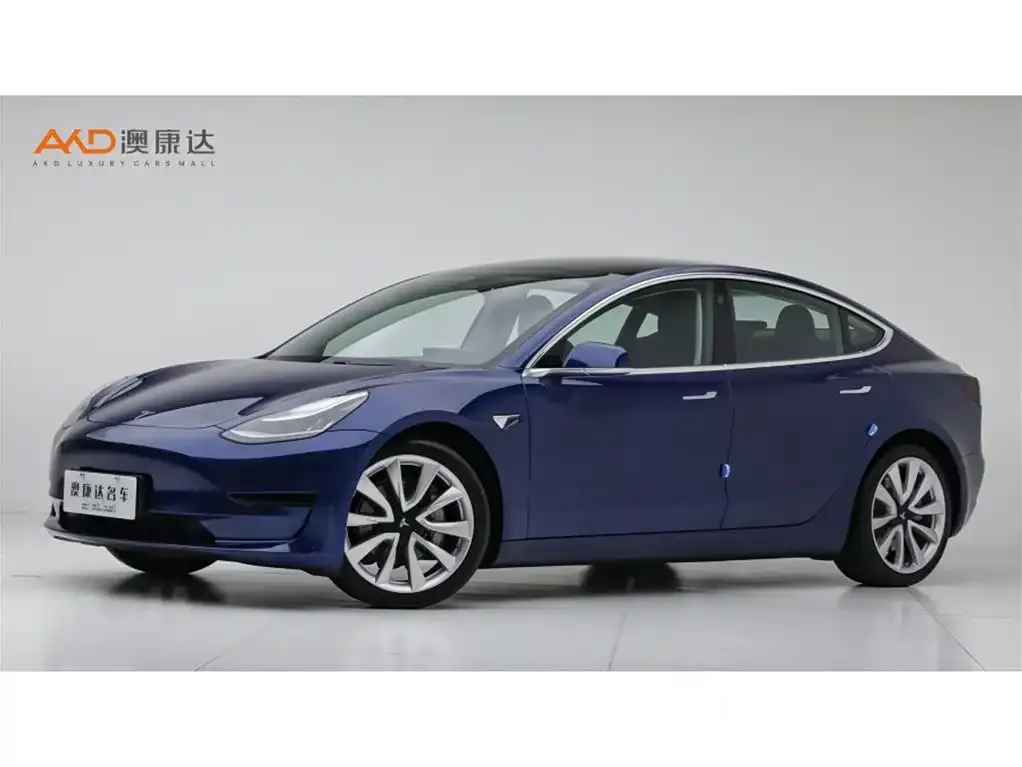 Tesla Model 3 — фото 1