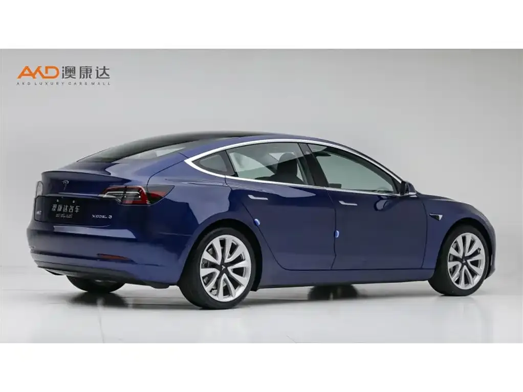 Tesla Model 3 — фото 6