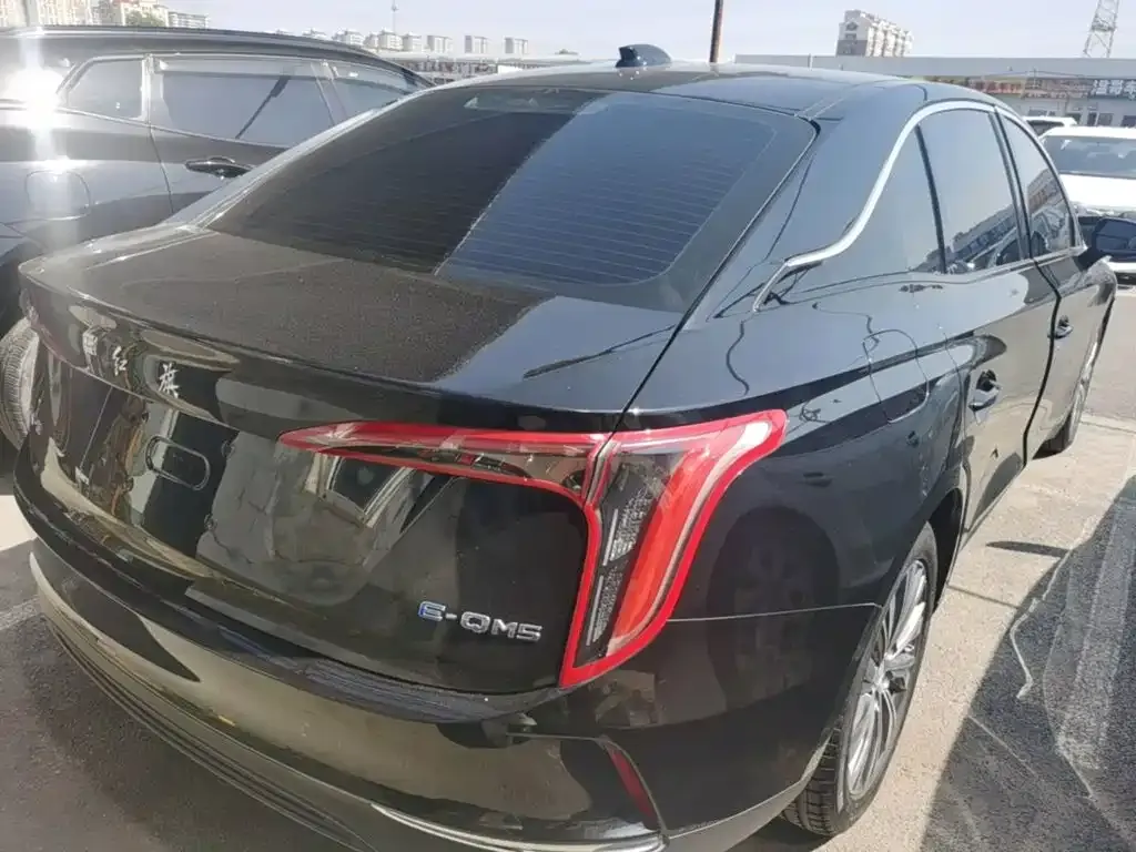 Hongqi E-QM5 — фото 10