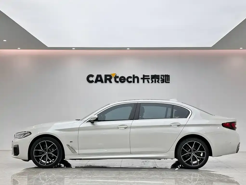 BMW 5 Series — фото 7