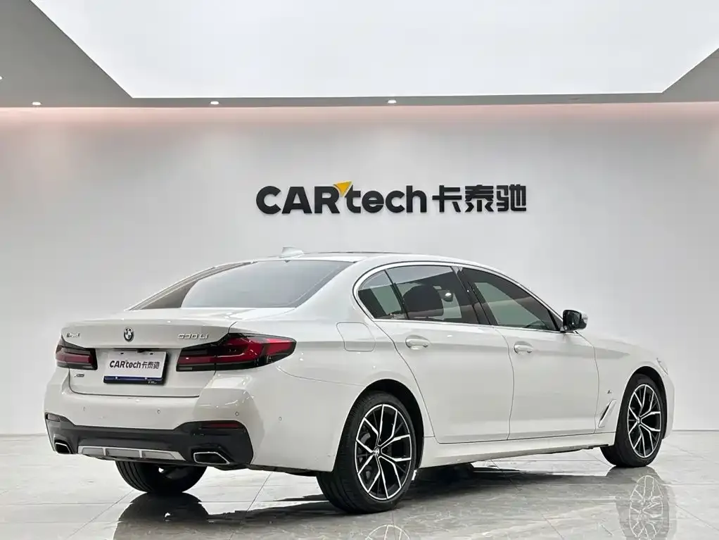 BMW 5 Series — фото 2
