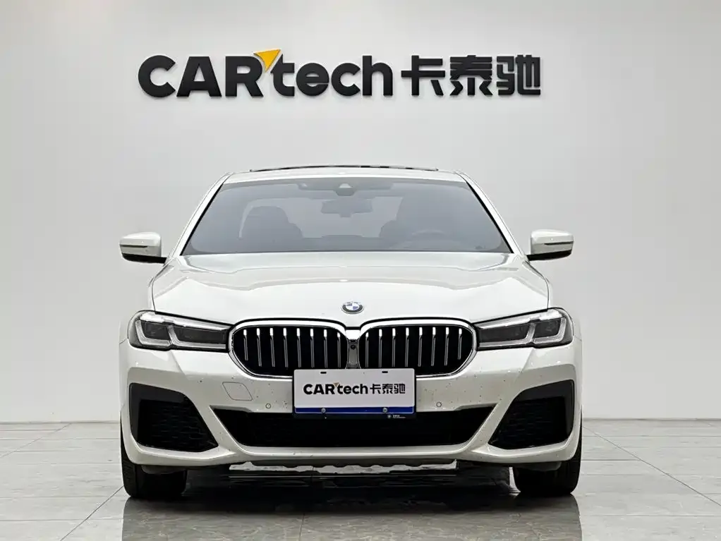 BMW 5 Series — фото 8