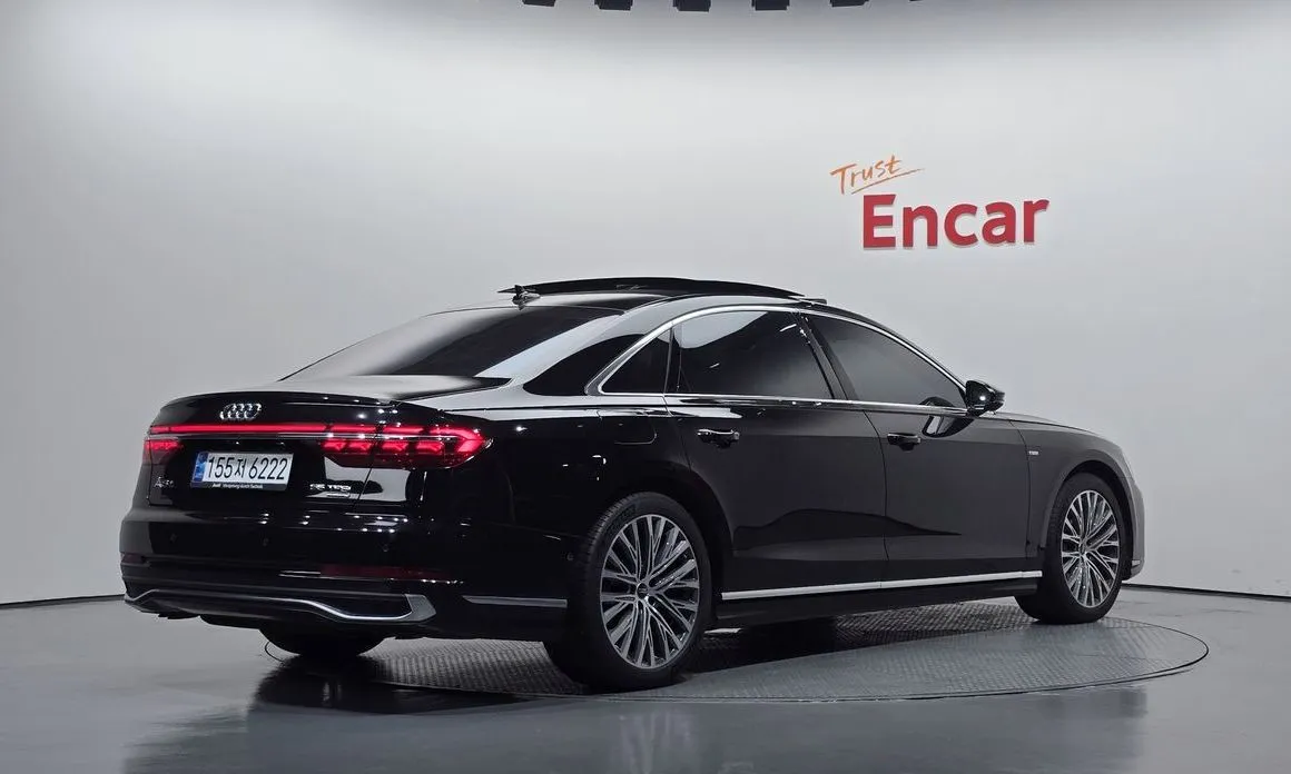 Audi A8 — фото 7
