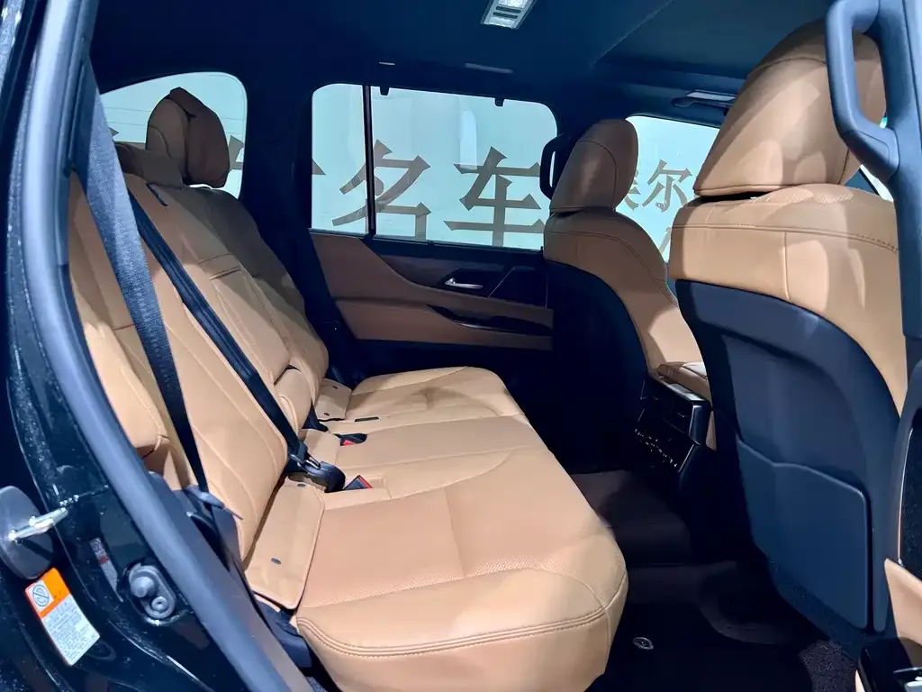 Lexus LX — фото 4