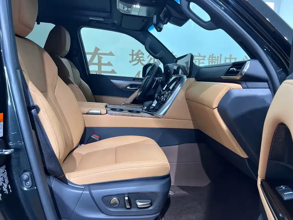 Lexus LX — фото 9