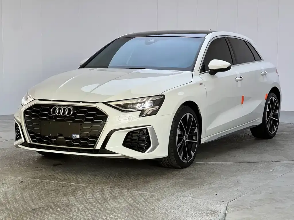 Audi A3 — фото 1