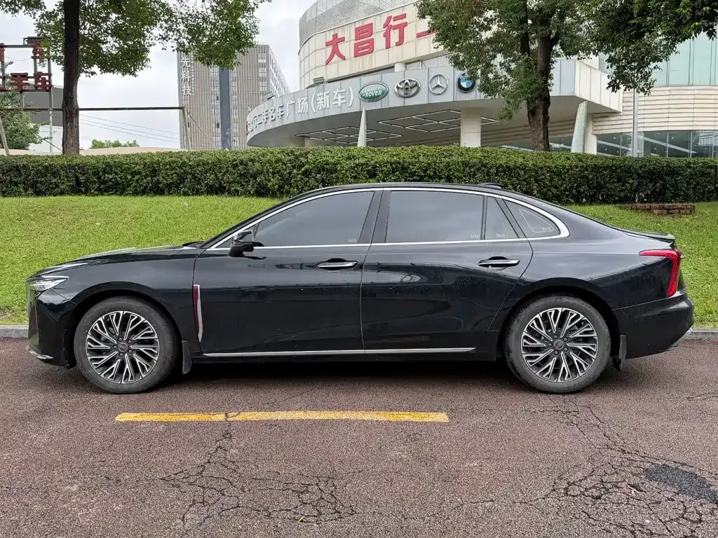 Hongqi H5 — фото 8