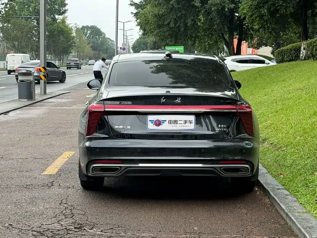 Hongqi H5 — фото 10