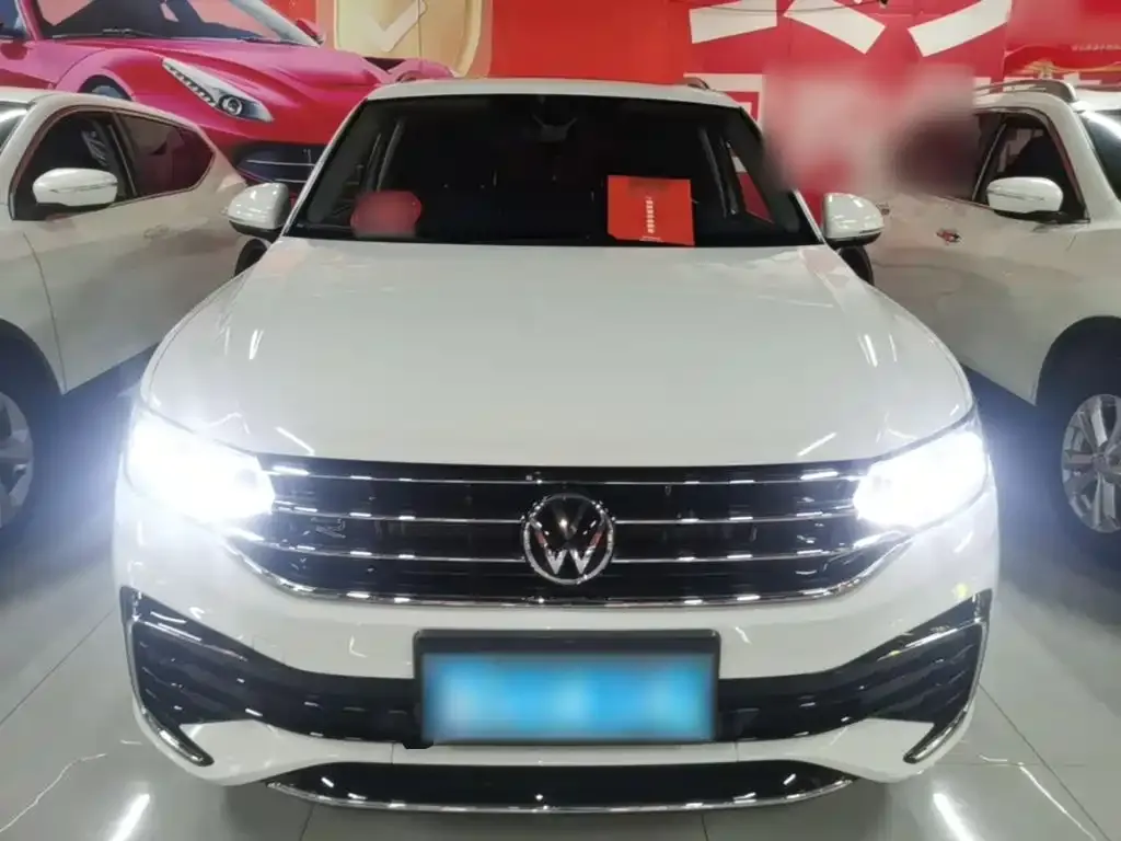 Volkswagen Tiguan L — фото 7