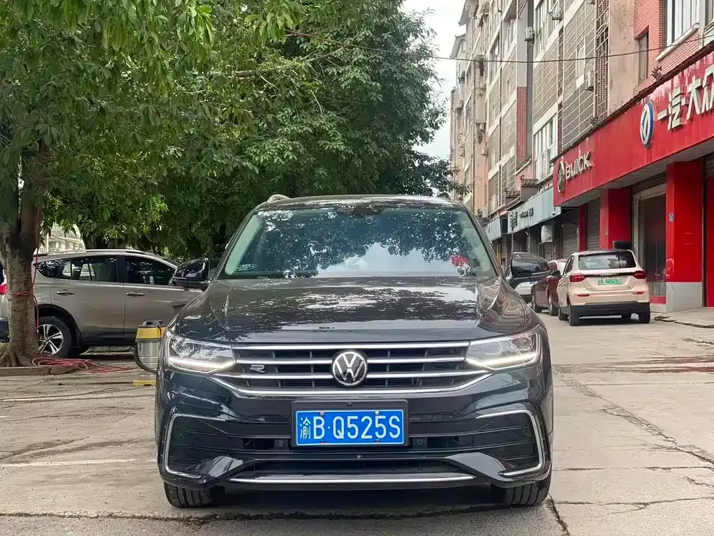 Volkswagen Tiguan L — фото 8