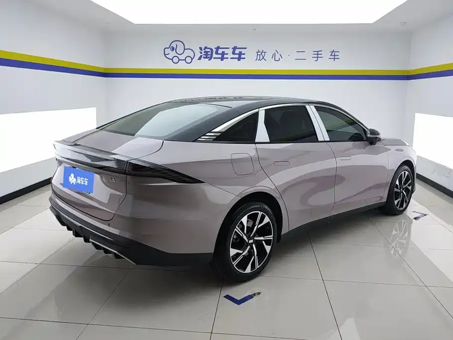 Geely Galaxy L6 — фото 4