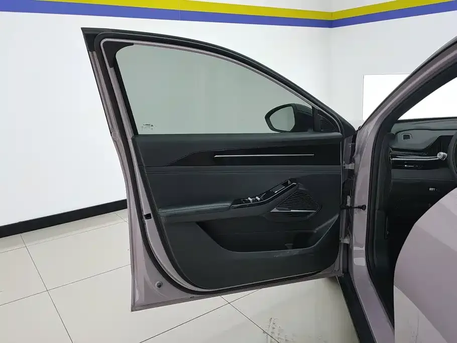 Geely Galaxy L6 — фото 10