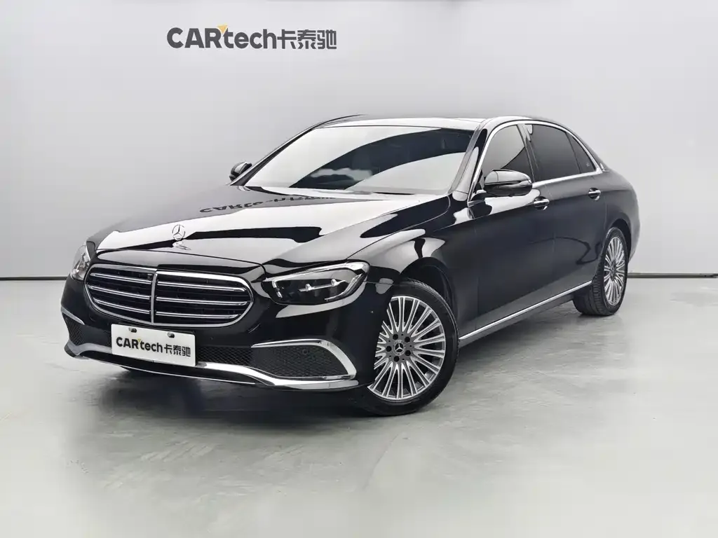 Mercedes-Benz E-Class — фото 1