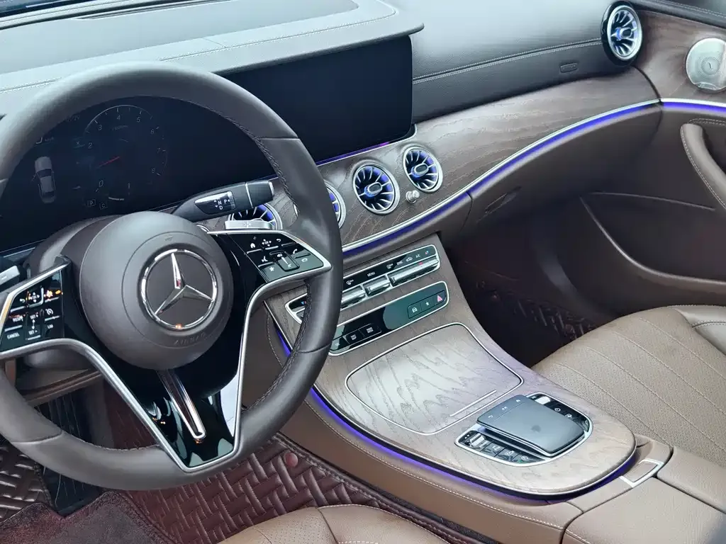 Mercedes-Benz E-Class — фото 10