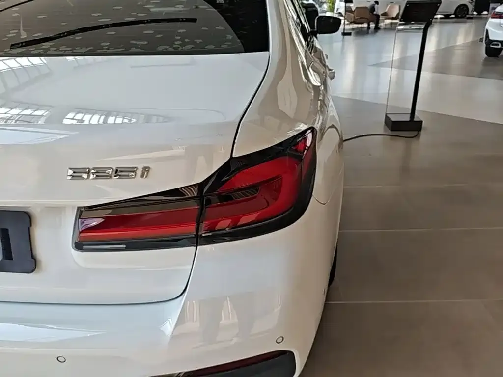 BMW 5 Series (Import) — фото 2