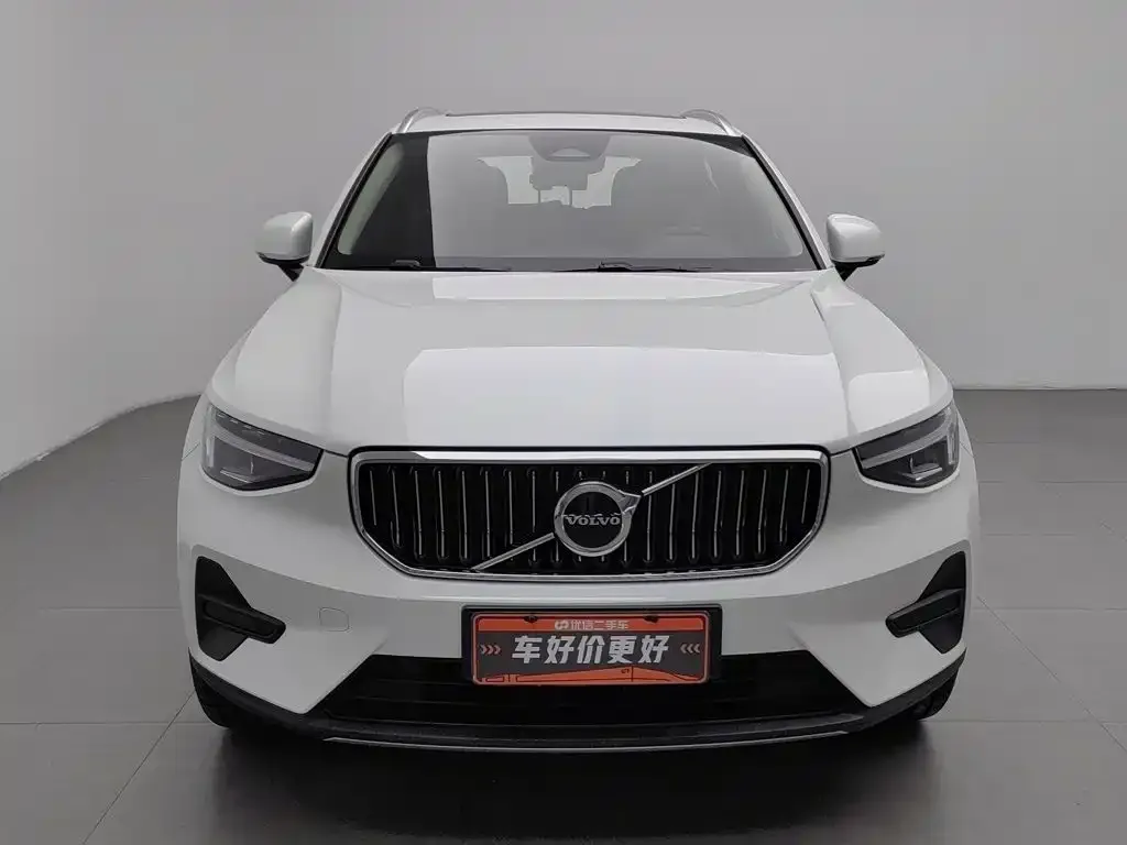 Volvo XC40 — фото 2