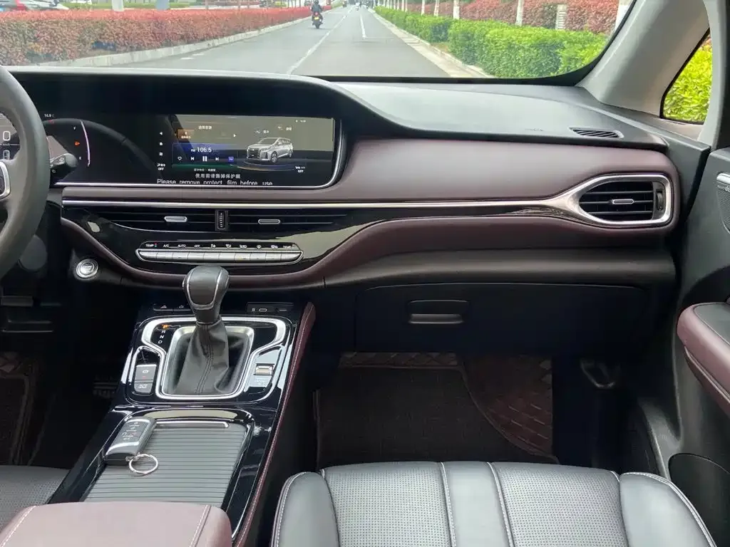 GAC Motor Trumpchi M6 — фото 2