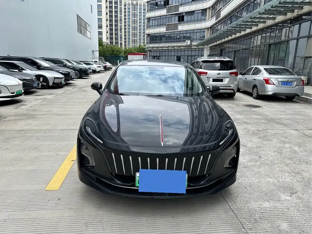 Hongqi E-QM5 — фото 10