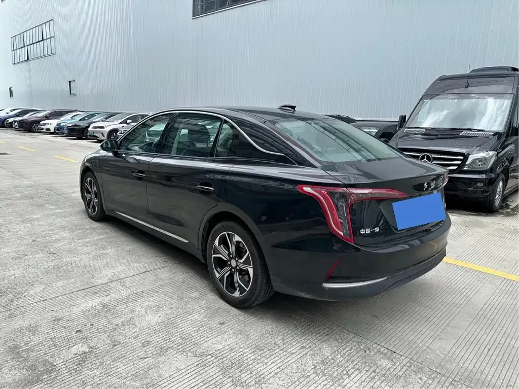 Hongqi E-QM5 — фото 9