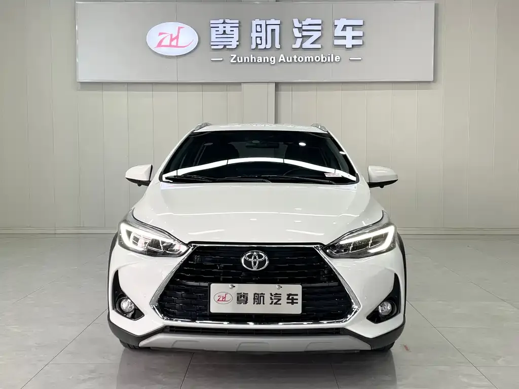 Toyota Yaris L — фото 3