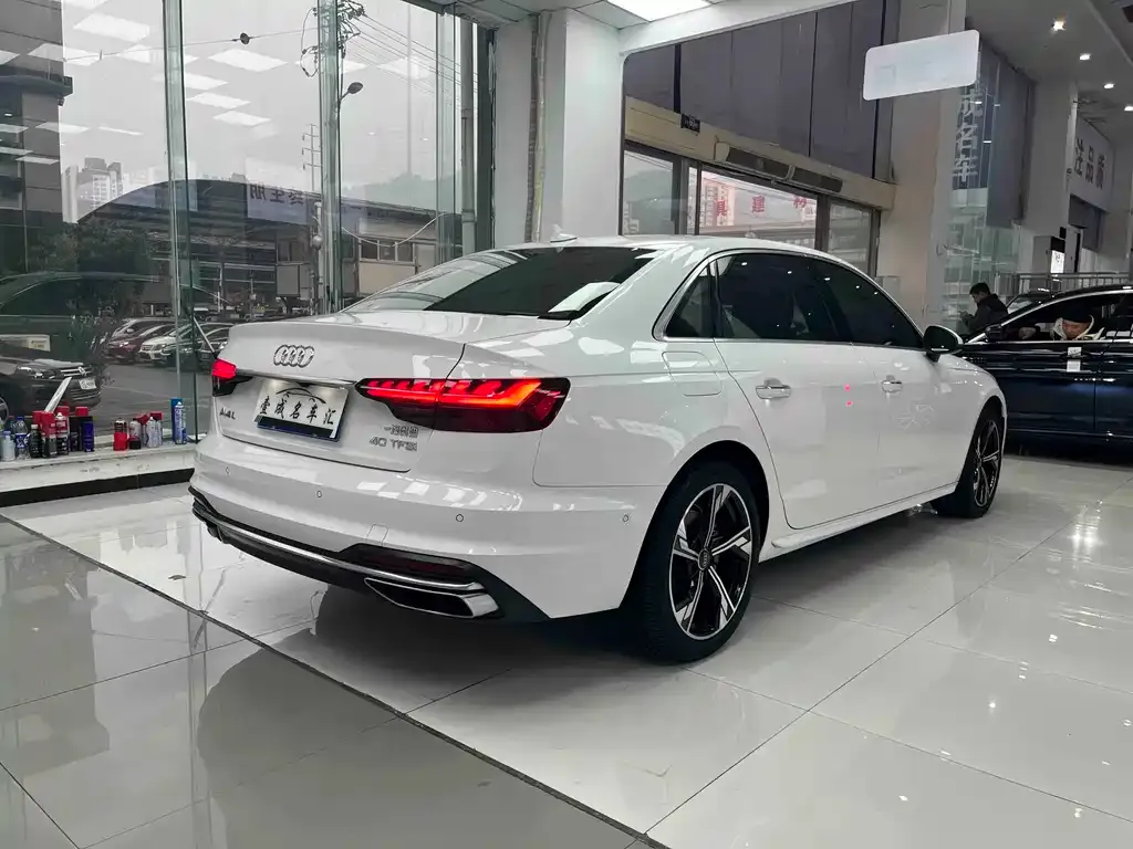 Audi A4L — фото 4