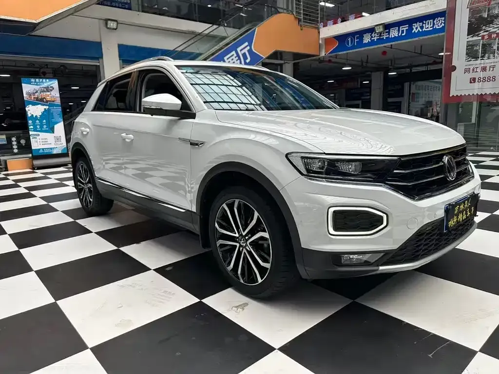 Volkswagen T-Roc — фото 2