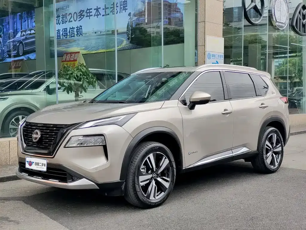 Nissan X-Trail — фото 1
