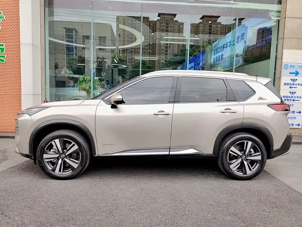 Nissan X-Trail — фото 10