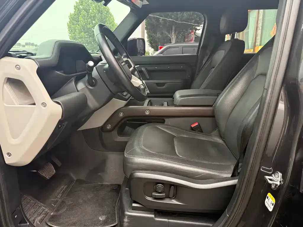Land Rover Defender — фото 10