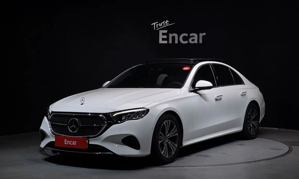 Mercedes-Benz E-Class — фото 1