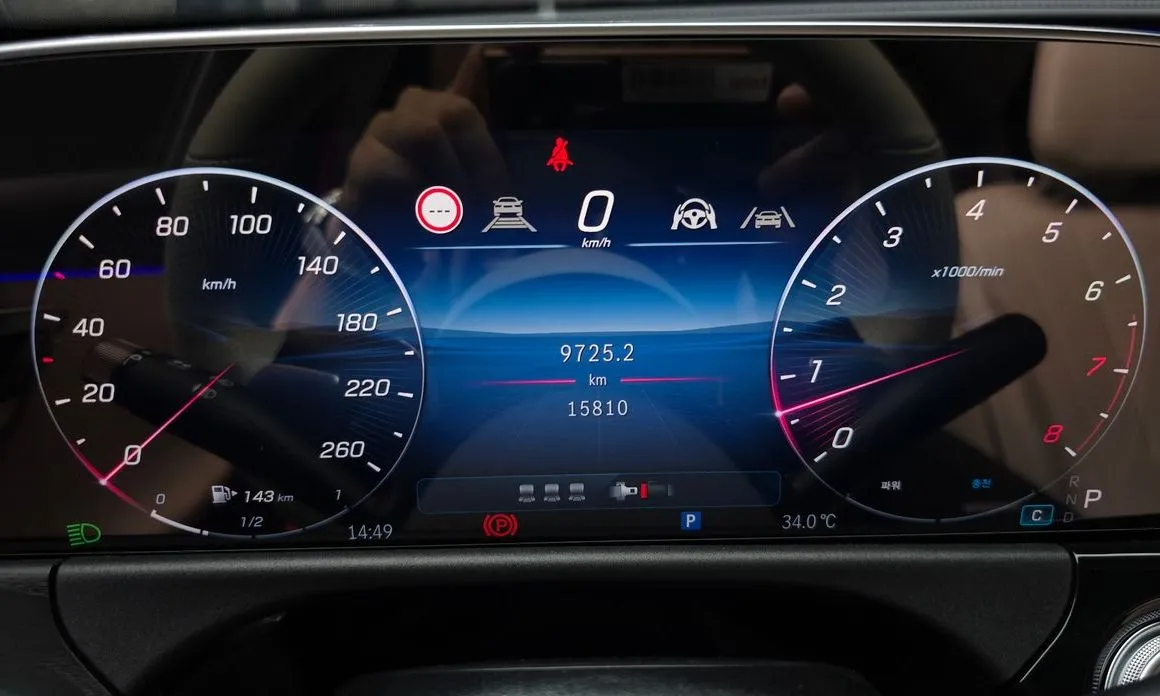 Mercedes-Benz E-Class — фото 6