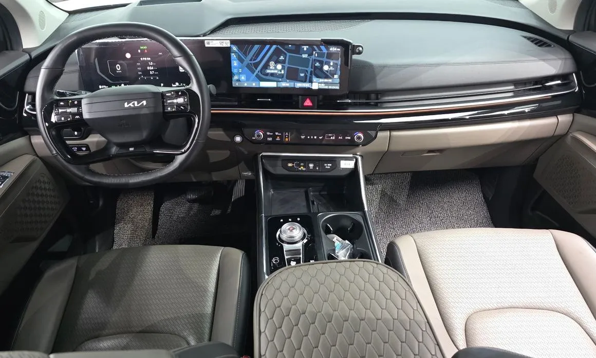 Kia Carnival — фото 10