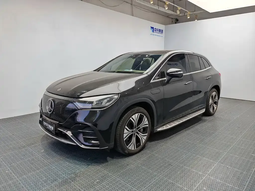 Mercedes-Benz EQE SUV — фото 1