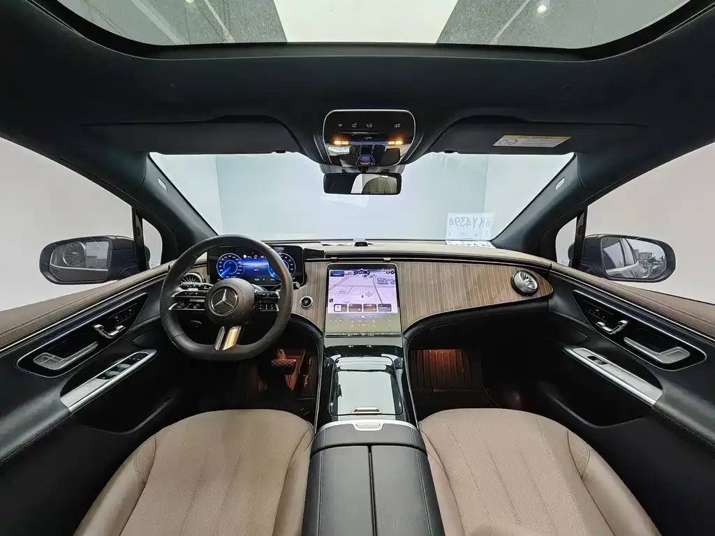 Mercedes-Benz EQE SUV — фото 3