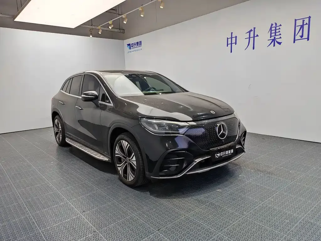 Mercedes-Benz EQE SUV — фото 4