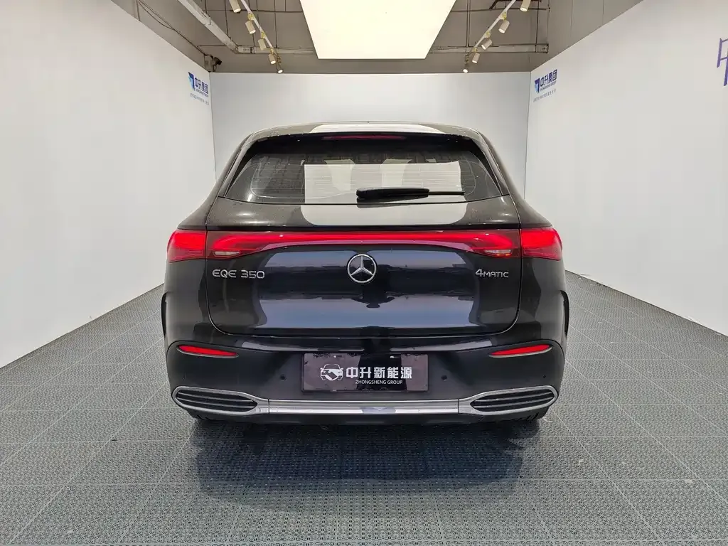 Mercedes-Benz EQE SUV — фото 10