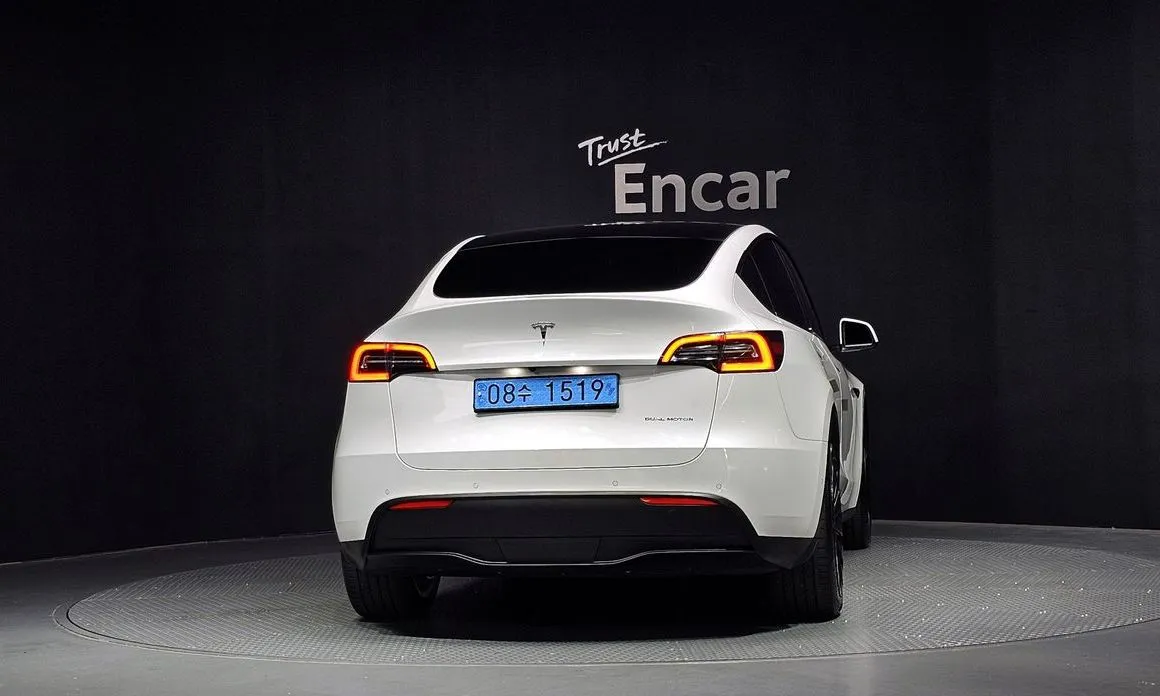 Tesla Model Y — фото 2