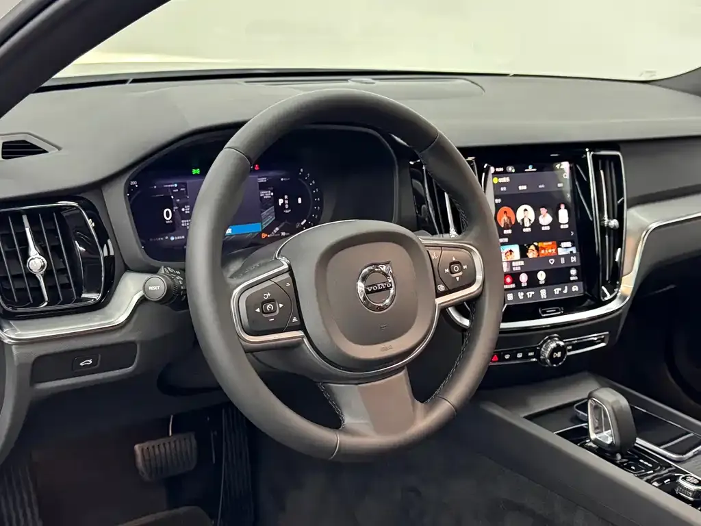 Volvo S60 — фото 4