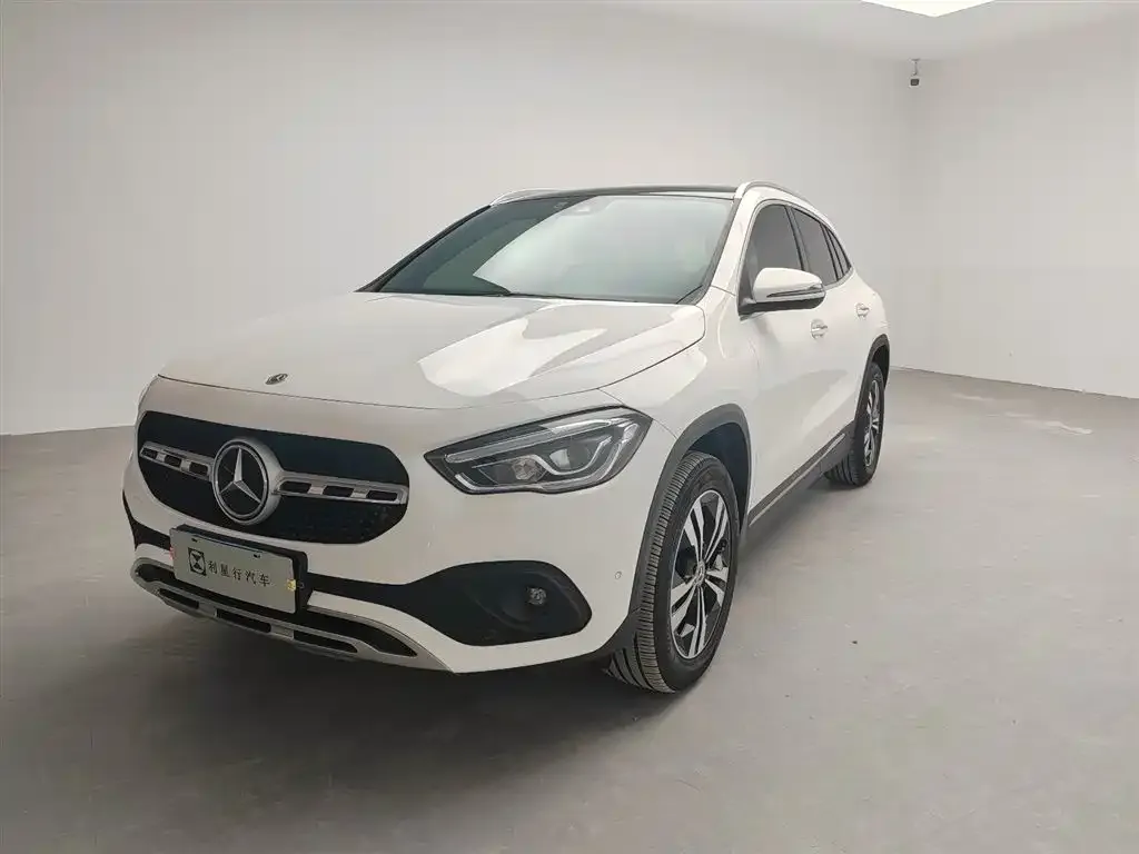 Mercedes-Benz GLA — фото 1