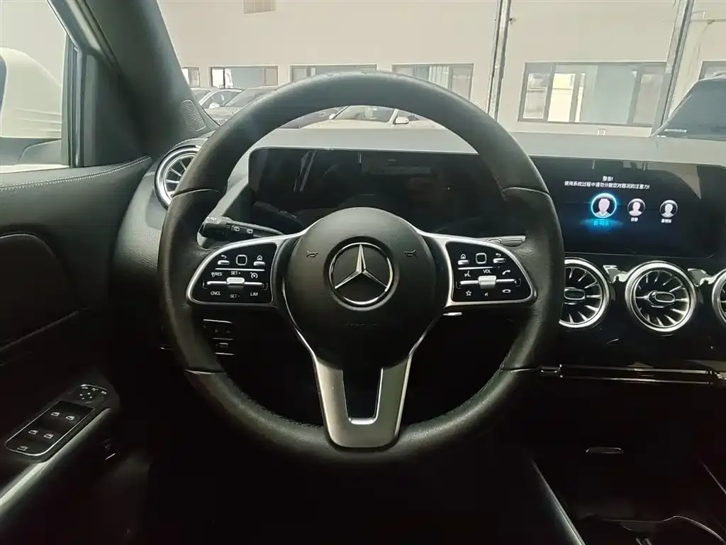 Mercedes-Benz GLA — фото 7