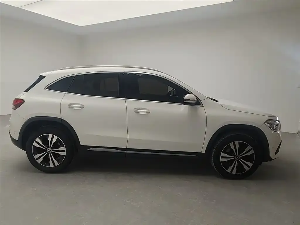 Mercedes-Benz GLA — фото 10