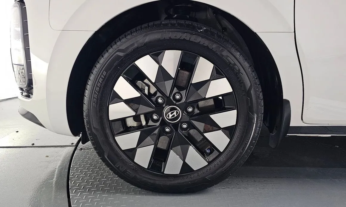 Hyundai Staria — фото 3