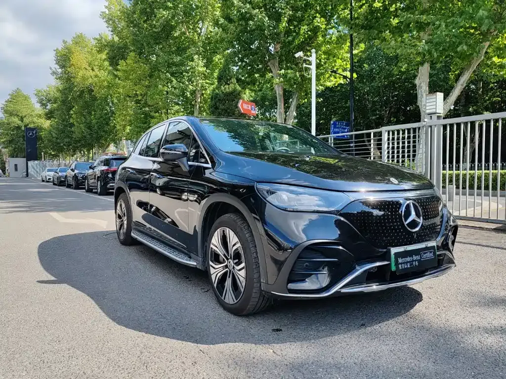 Mercedes-Benz EQE SUV — фото 10