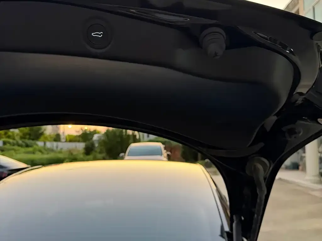 Tesla Model 3 — фото 2
